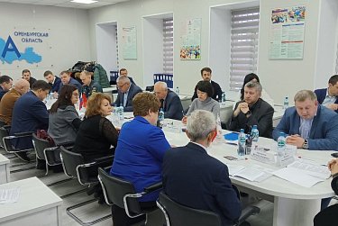 Создавать безопасные условия труда